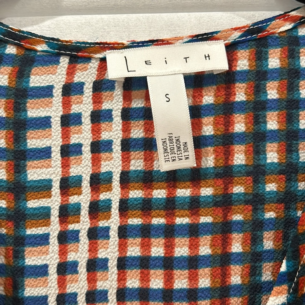 Small, cropped, patterned Leith top. - Picture 2 of 4